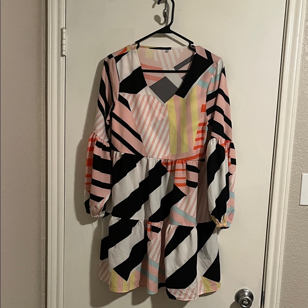 Women’s Layered Geometric Black/Pink Patterned Dress Knee Length Small